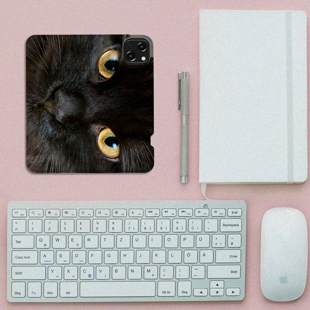 iPhone 13 Hoesje maken Zwarte Kat Design Zwarte Kat Vooraanzicht.