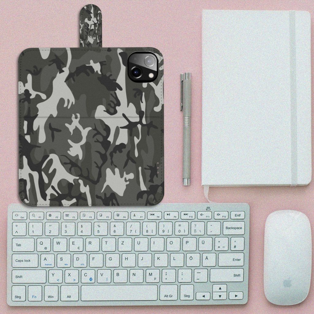iPhone 14 Plus Telefoon Hoesje Army Light camouflage design bovenaanzicht