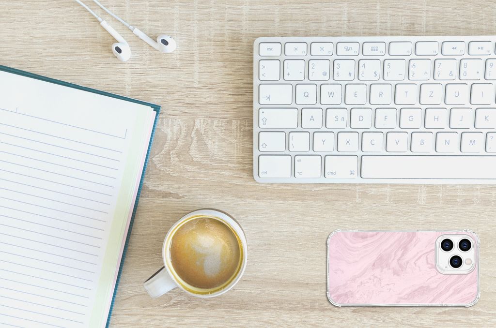 iPhone 14 Pro Anti-Shock Hoesje Marble Pink werkplek koffie notitieboek toetsenbord