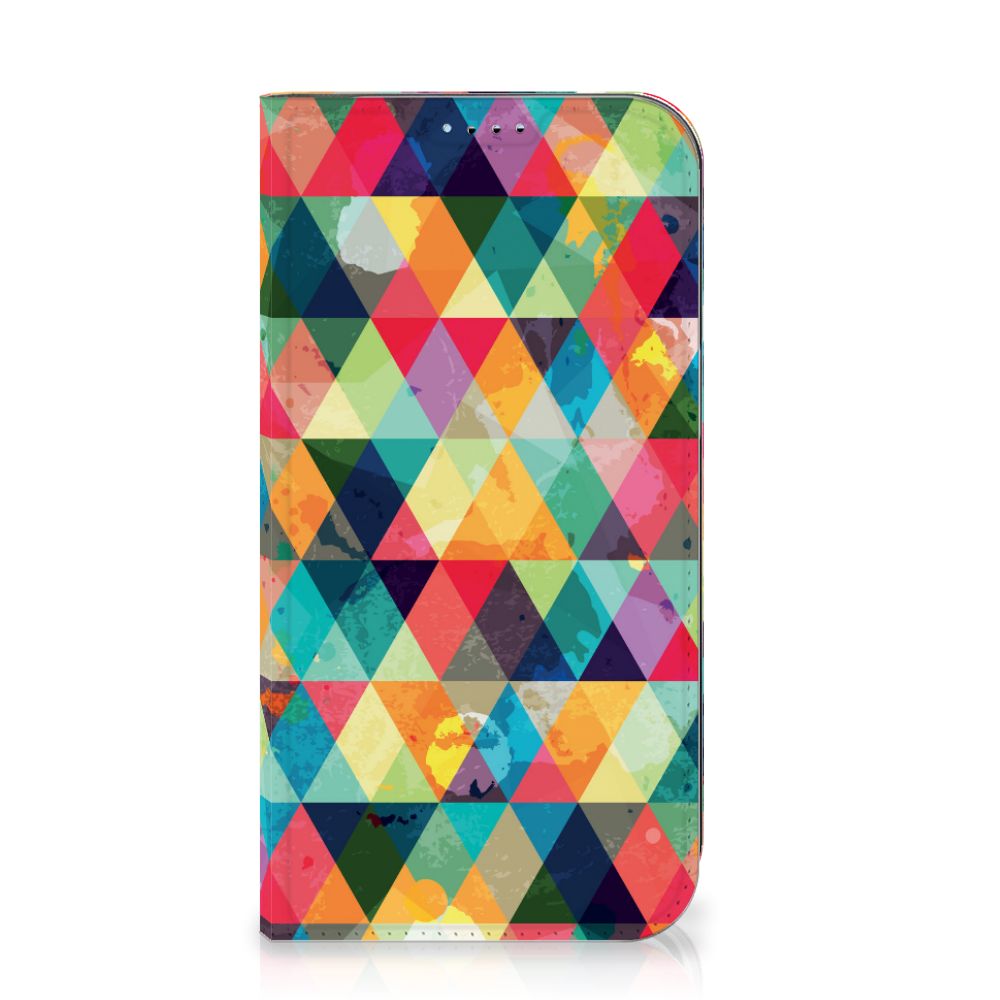 iPhone 15 Hoesje met Magneet Geruit met een kleurrijk ruitjes patroon in regenboogkleuren.