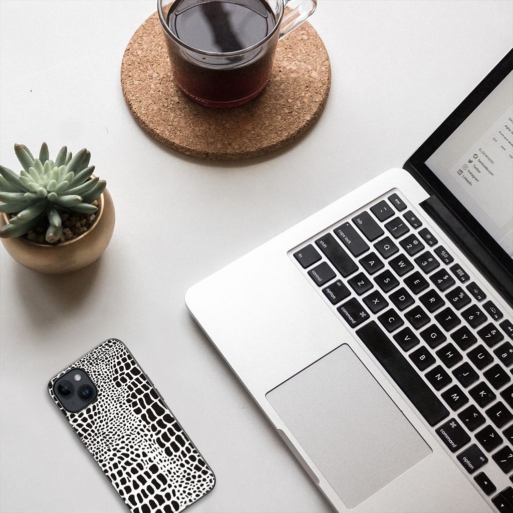 Apple iPhone 15 Plus Dierenprint Telefoonhoesje Slangenprint zwart wit design tafel laptop