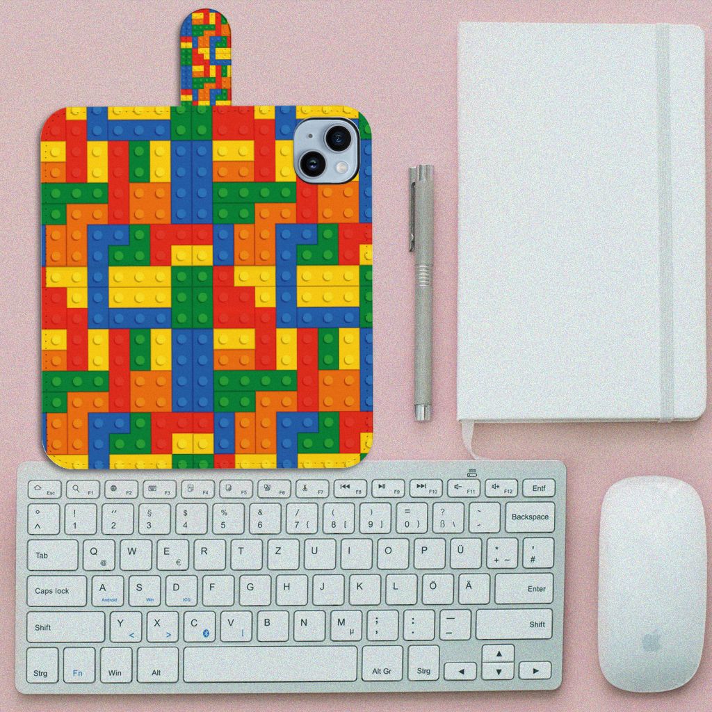 iPhone 15 Plus Telefoon Hoesje Blokken met kleurrijk blokken design en werkplek accessoires