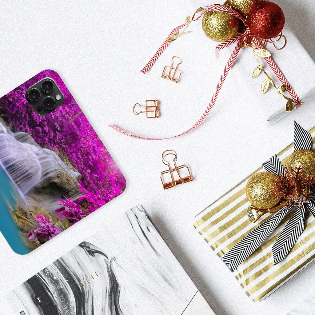 iPhone 15 Pro Book Cover Waterval met prachtige waterval en bloemen, perfect voor bescherming en stijl 💧
