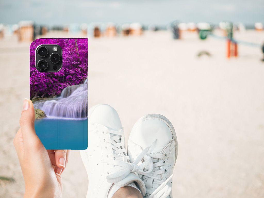 iPhone 15 Pro Book Cover Waterval met een serene waterval en paarse bloemen 🌊, perfect voor bescherming en stijl.