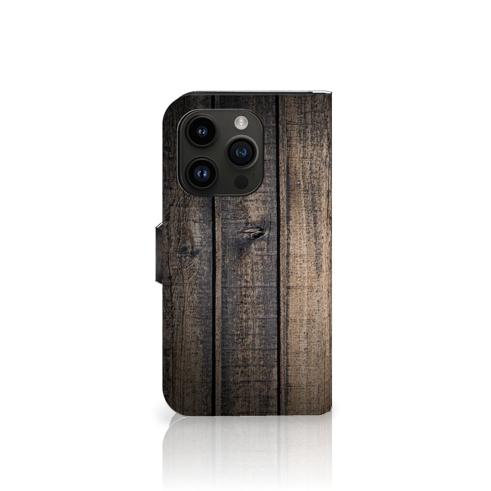 iPhone 15 Pro Book Style Case Steigerhout design met robuuste houten look.