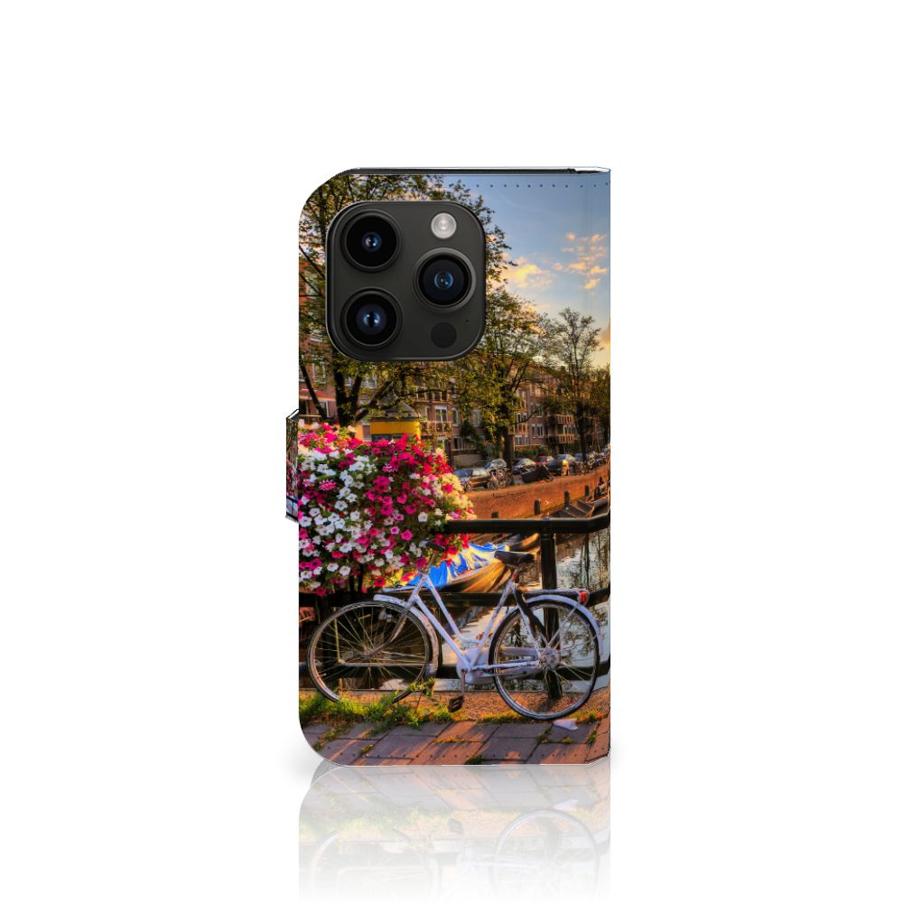 iPhone 15 Pro Flip Cover Amsterdamse Grachten telefoonhoesje fiets bloemen aanzicht