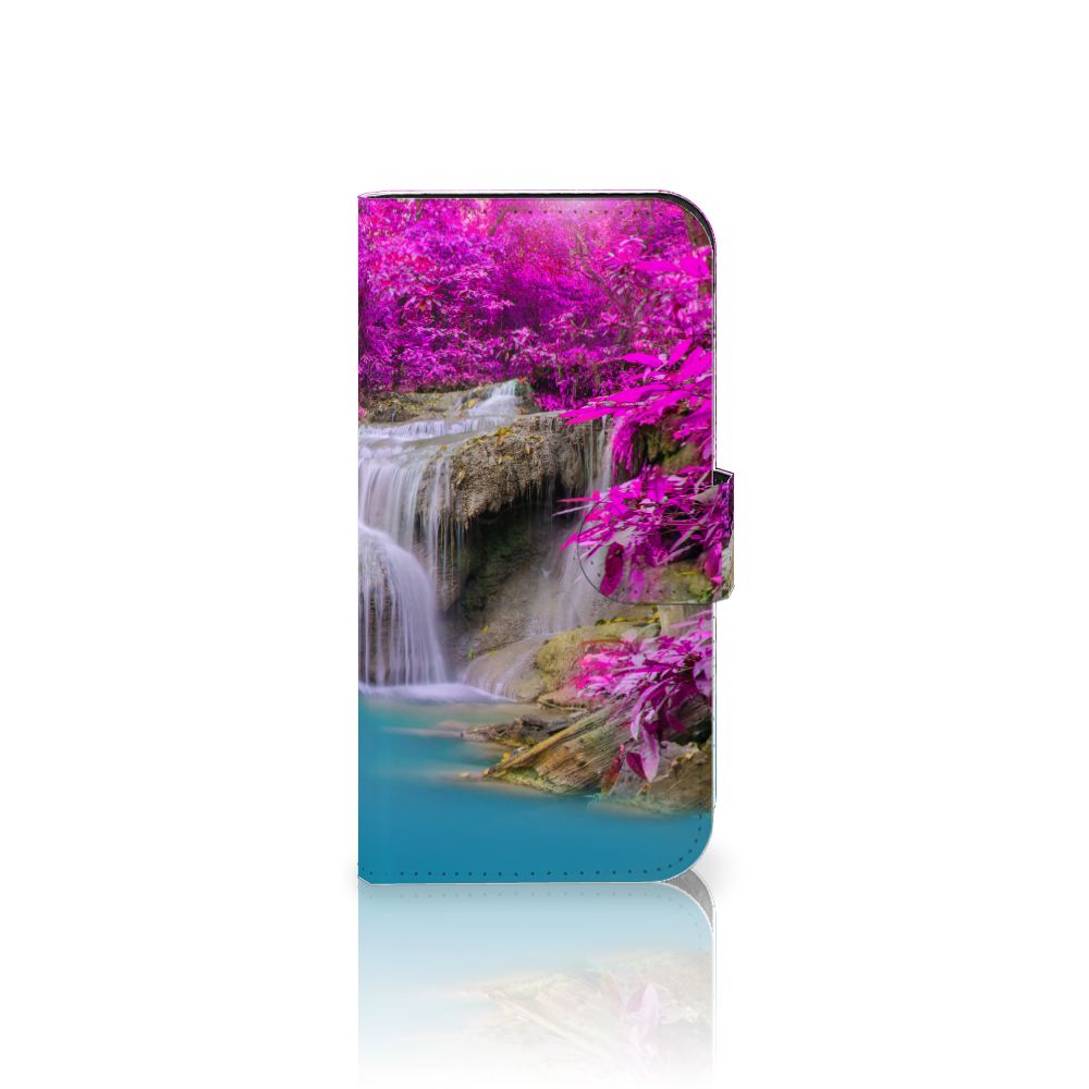iPhone 15 Pro Flip Cover Waterval met kalme waterval en paarse bomen voor een serene uitstraling 🌊💜