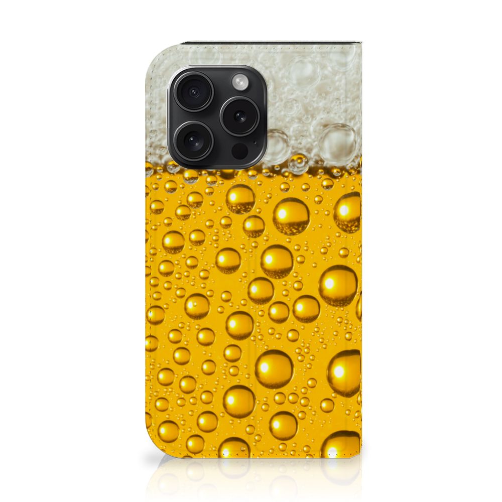 iPhone 15 Pro Flip Style Cover Bier met een sprankelende bierreclame en druppels 🌟.