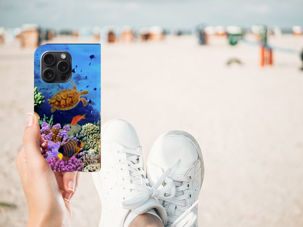 iPhone 15 Pro Hoesje maken Vissen met kleurrijke zeeschildpad en tropische vissen op een strand
