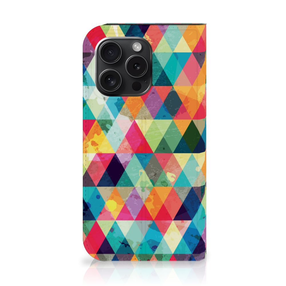 iPhone 15 Pro Hoesje met Magneet Geruit in kleurrijk ruitjesdesign 🌈.