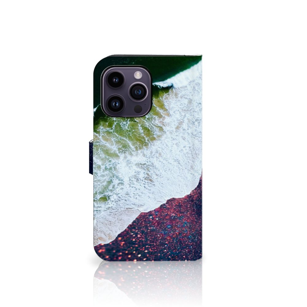 iPhone 15 Pro Max Book Case Sea in Space met een uniek design dat de zee en ruimte combineert 🌊✨