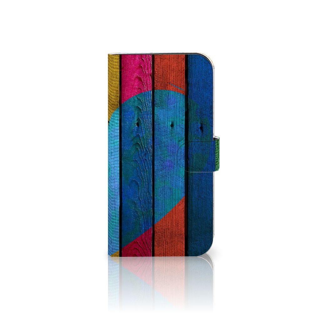 iPhone 15 Pro Max Book Style Case Wood Heart - Cadeau voor je Vriend met kleurrijk houten hartdesign 🌈