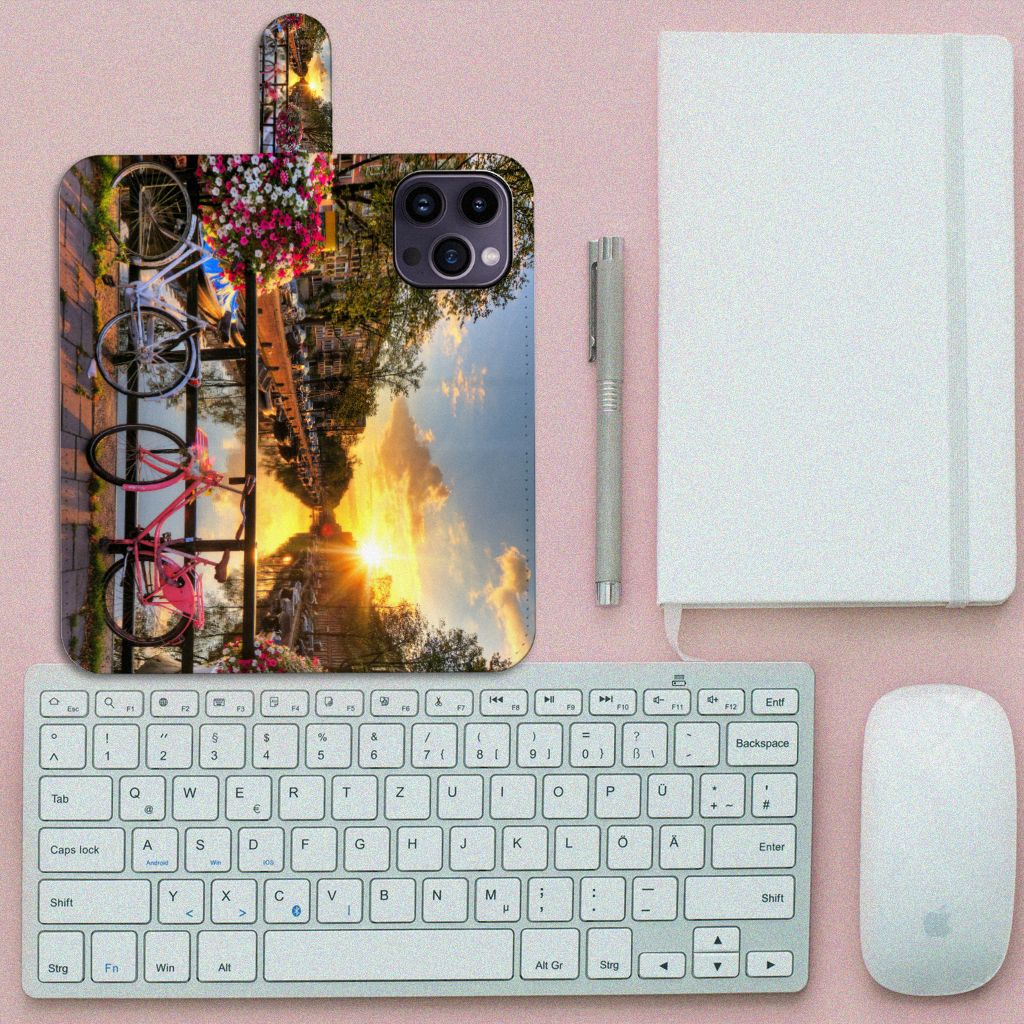 iPhone 15 Pro Max Flip Cover Amsterdamse Grachten met fietsjes en zonsondergang