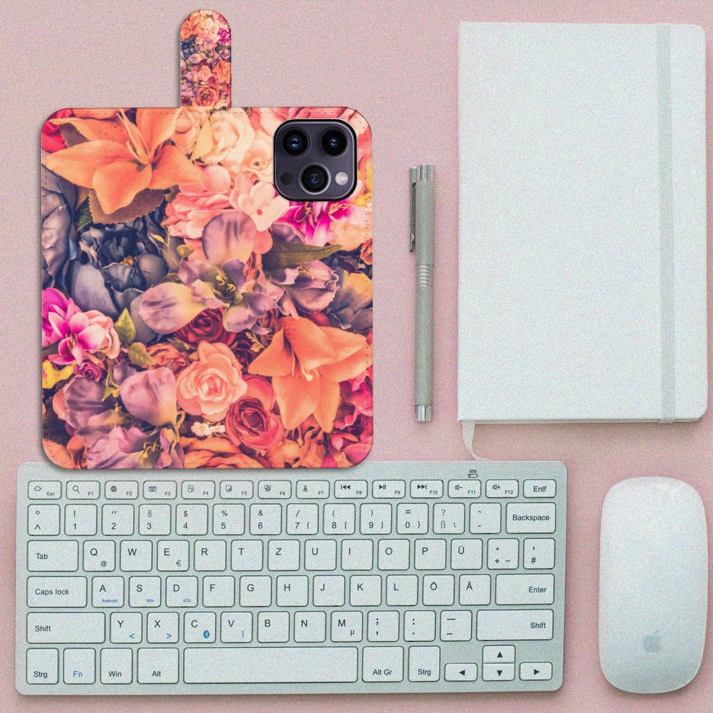 iPhone 15 Pro Max Hoesje Bosje Bloemen met kleurrijke bloemenprint en toetsenbord op bureau 📱🌸