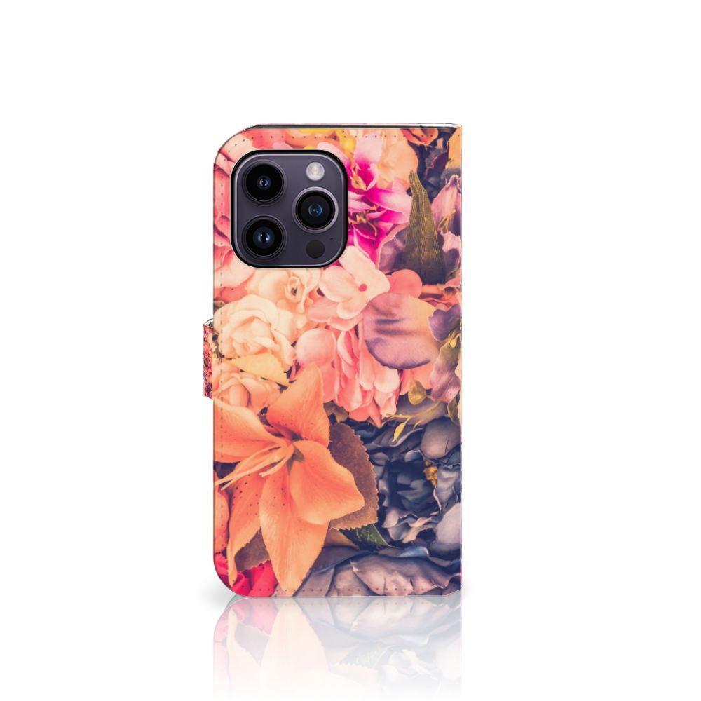 iPhone 15 Pro Max Hoesje Bosje Bloemen met kleurrijke bloemen en ruimte voor 3 pasjes 🌸