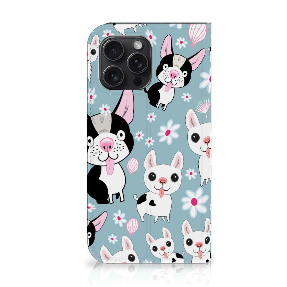 iPhone 15 Pro Max Hoesje maken Hondjes met vrolijke zwart-witte hondjes en bloemen 🌼.