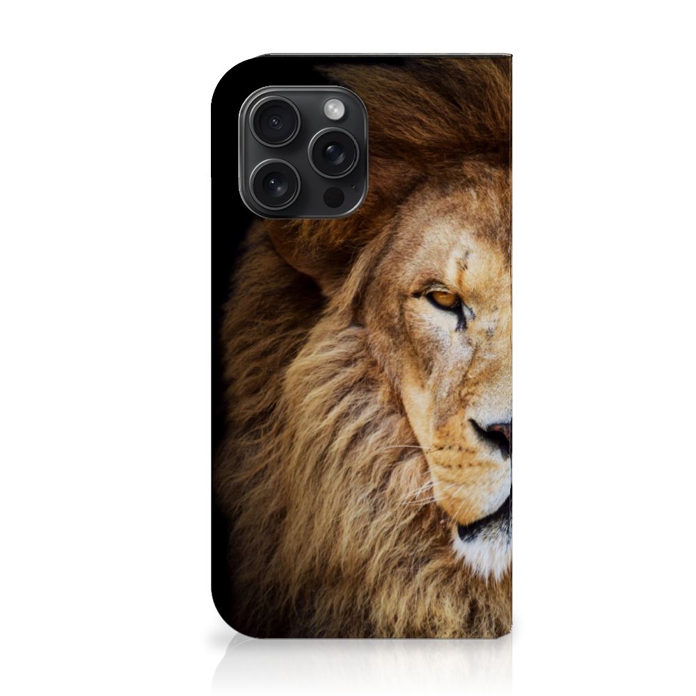 iPhone 15 Pro Max Hoesje maken Leeuw met krachtige leeuwenkop en manen