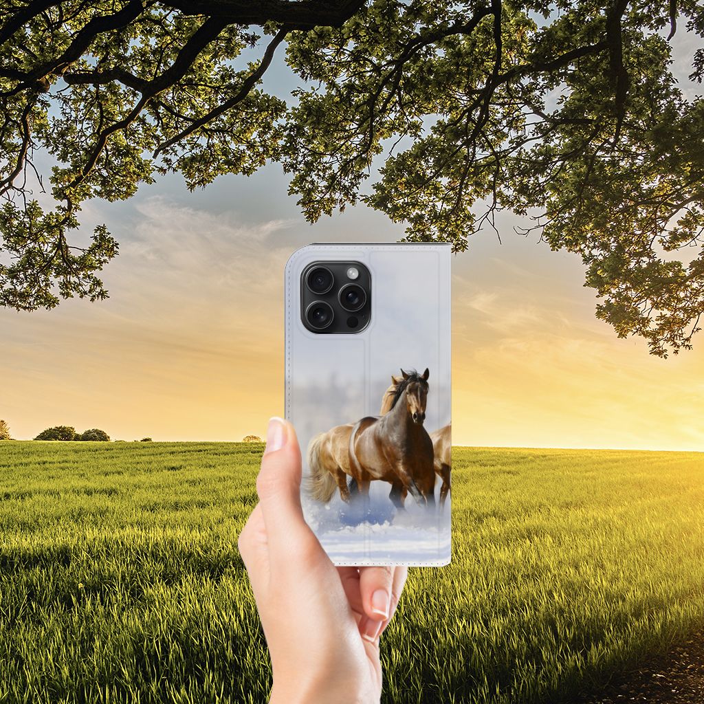 iPhone 15 Pro Max Hoesje maken Paarden met een prachtig paardenontwerp in de natuur.