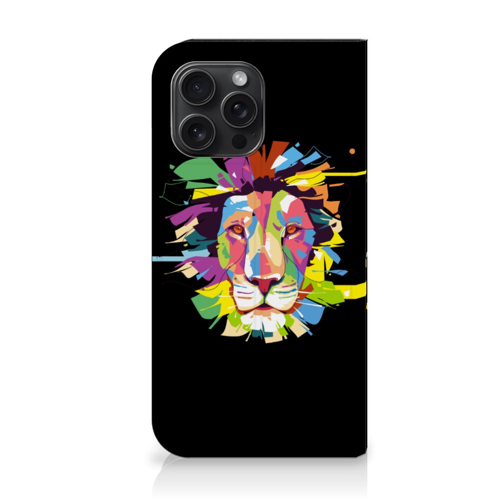 iPhone 15 Pro Max Magnet Case Lion Color met kleurrijk leeuwendesign 🦁 op een zwarte achtergrond.