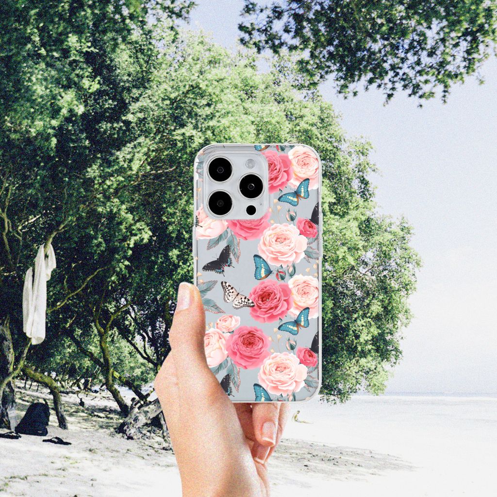 iPhone 15 Pro Max TPU Case Butterfly Roses met kleurrijke vlinders en rozen 🌹 op een zonnig strand.
