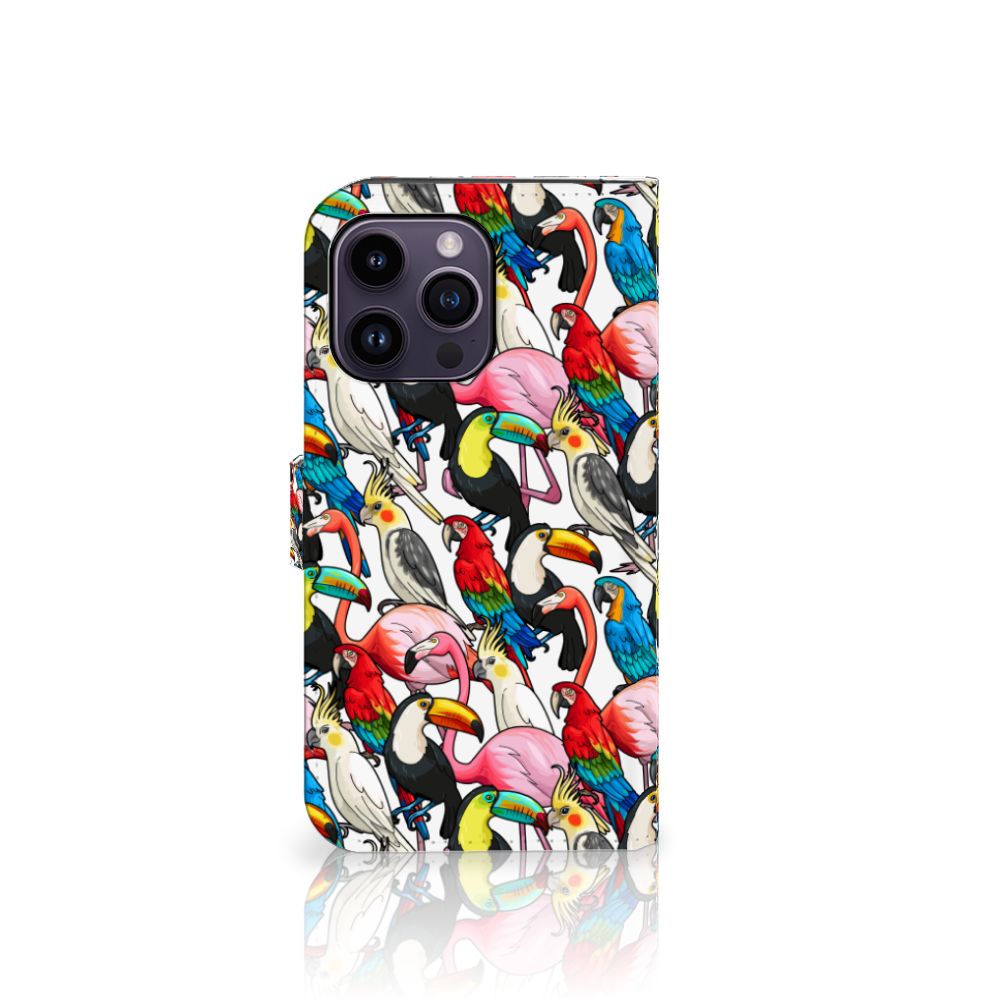 iPhone 15 Pro Max Telefoonhoesje met Pasjes Birds - kleurrijk hoesje vol toekans, flamingo's en papegaaien.