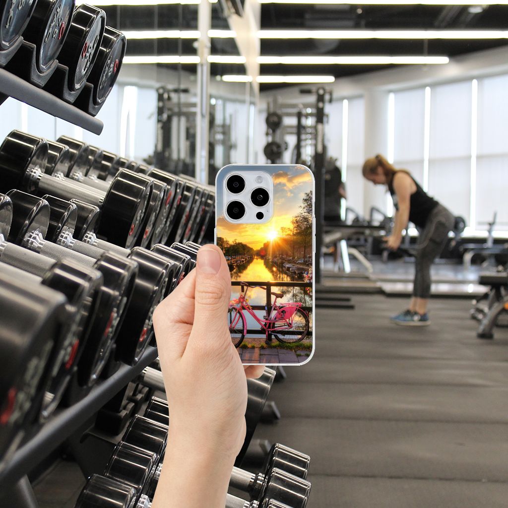 iPhone 15 Pro Siliconen Back Cover Amsterdamse Grachten met zonsondergang en fietsen in sportschool 🏋️‍♀️
