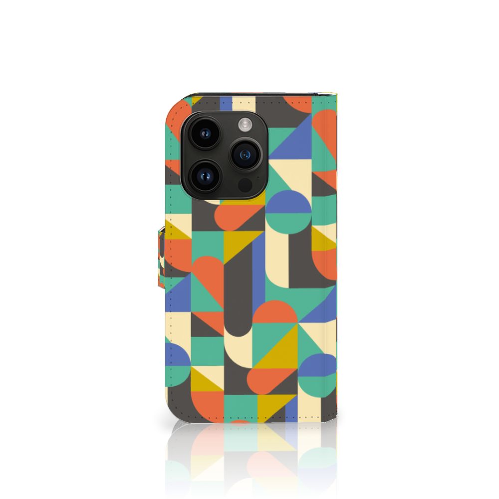 iPhone 15 Pro Telefoon Hoesje Funky Retro met een kleurrijk geometrisch patroon