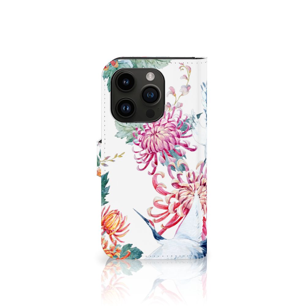 iPhone 15 Pro Telefoonhoesje met Pasjes Bird Flowers met kleurrijke bloemen en ooievaars 🌸