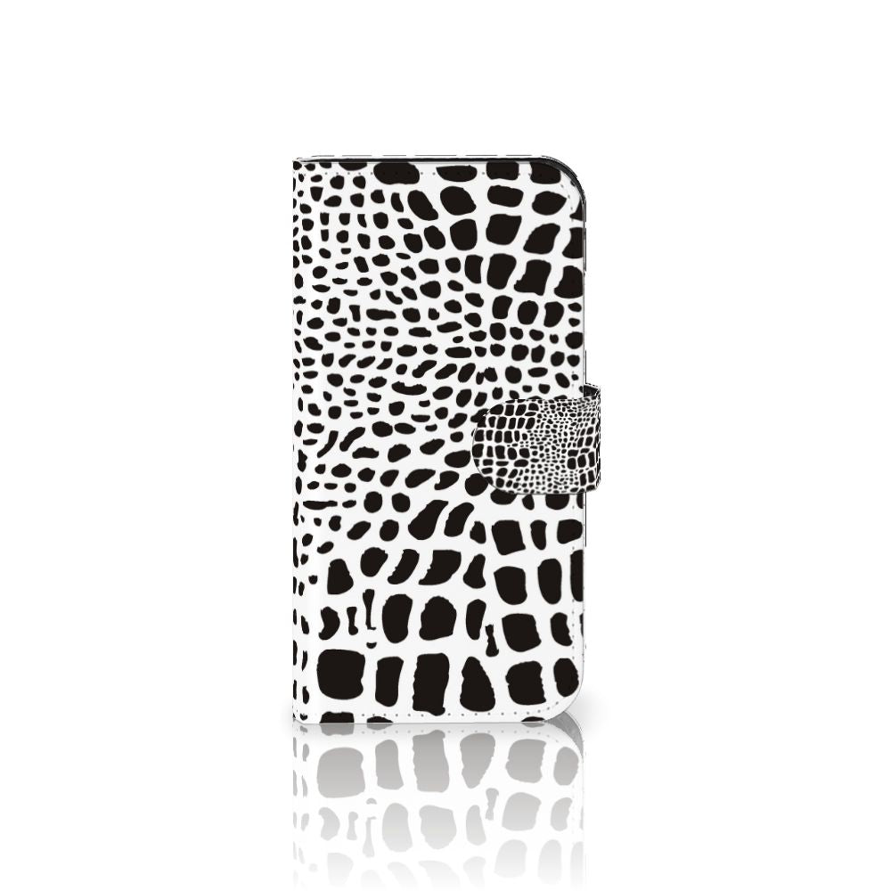 iPhone 15 Pro Telefoonhoesje met Pasjes Slangenprint in zwart-witte slangenprint met magnetische sluiting