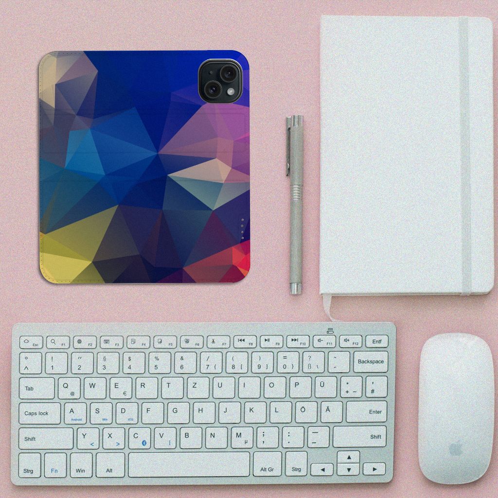 iPhone 15 Stand Case Polygon Dark met abstract polygonen ontwerp, ideaal voor stijl en bescherming.