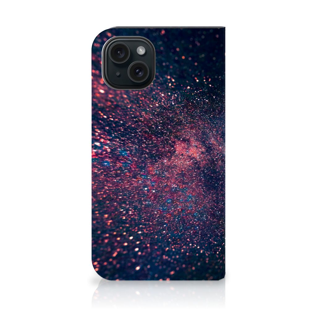 iPhone 15 Stand Case Stars met prachtig glitterachtig design in paars en blauw tegen een zwartere achtergrond.
