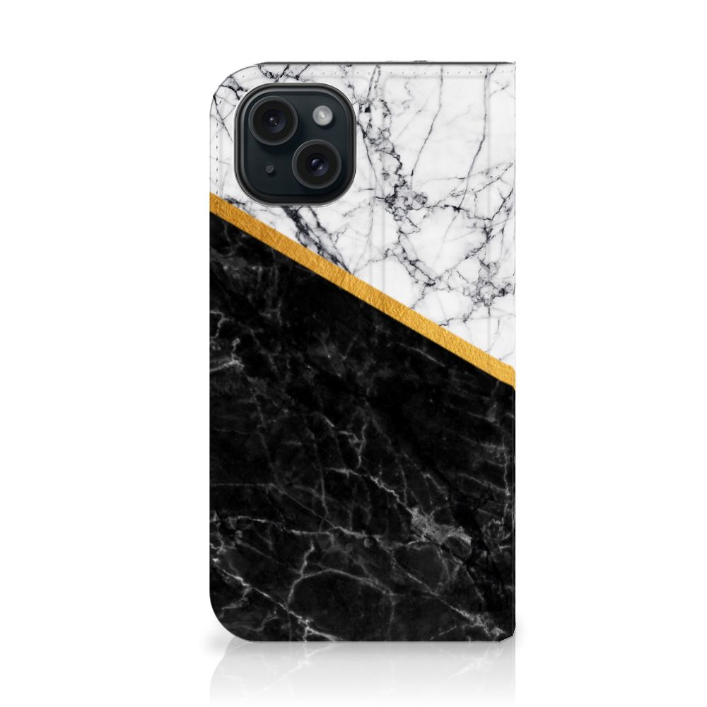 iPhone 15 Standcase Marmer Wit Zwart - Origineel Cadeau Man met zwart-wit marmer en gouden accent.