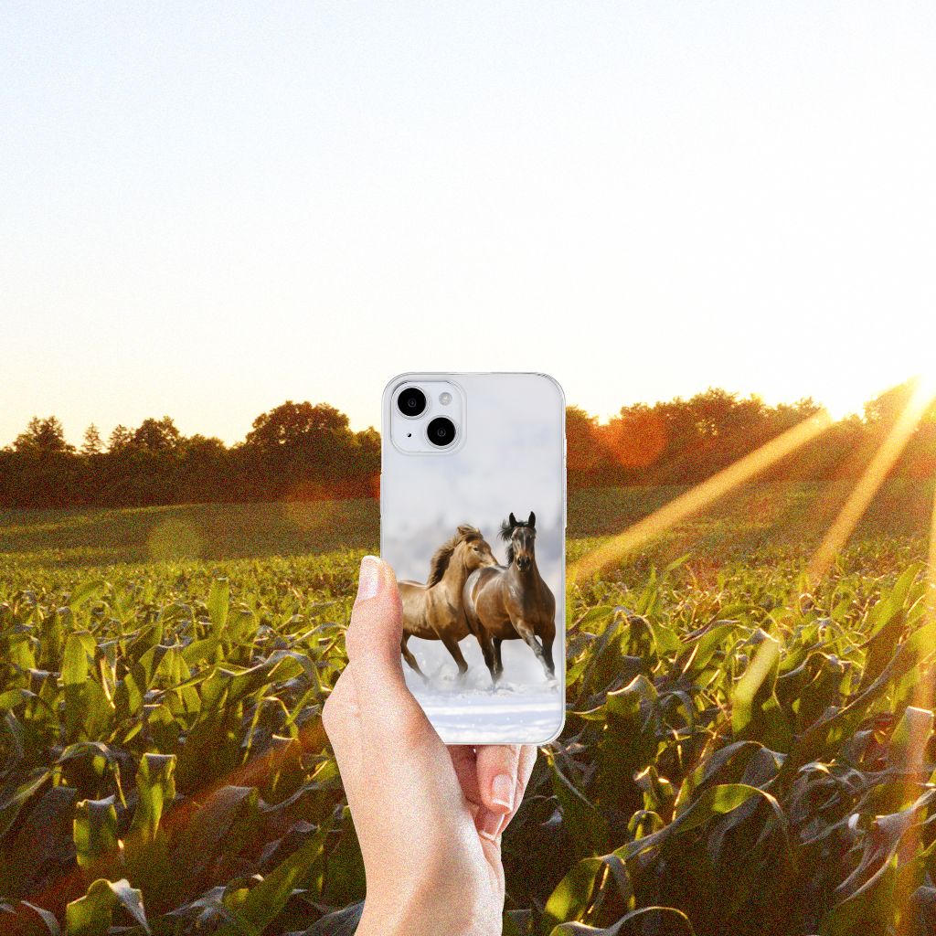 iPhone 15 TPU Hoesje Paarden paarden natuur hand zonsondergang
