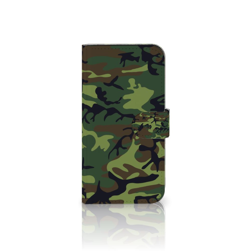 iPhone 15 Telefoon Hoesje Army Dark met camouflageprint in groen en bruin. Perfect voor de stoere look! 🏞️