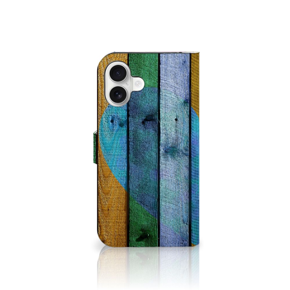iPhone 16 Plus Book Style Case Wood Heart Cadeau voor je Vriend design heart voorkant