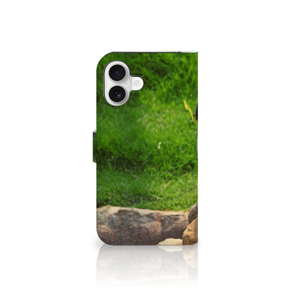 iPhone 16 Plus Telefoonhoesje met Pasjes Panda telefoonhoesje panda design zijaanzicht