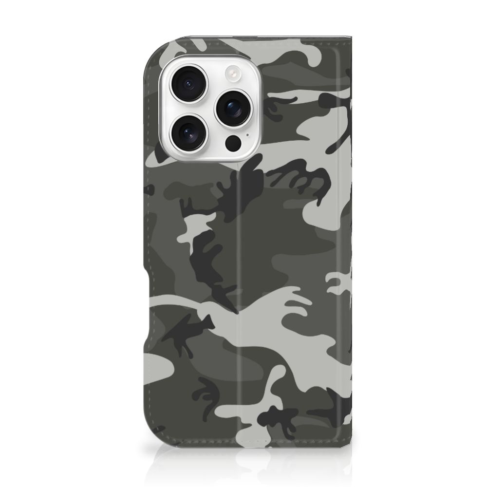 iPhone 16 Pro Hoesje met Magneet Army Light camouflage hoesje vooraanzicht