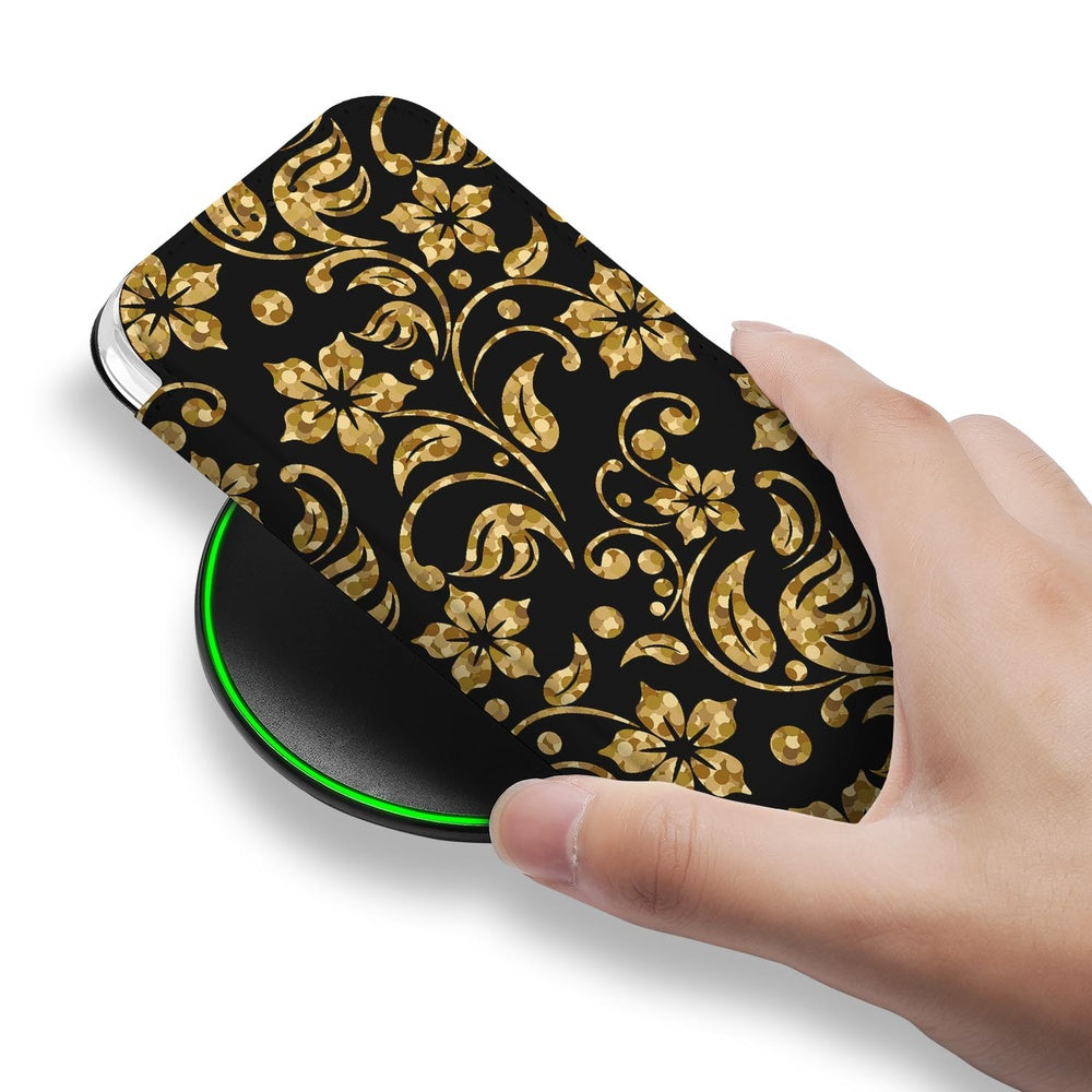 Book Wallet Case Apple iPhone 18 Pro Max Gouden Bloemen hand wireless oplaadstation zwart goud