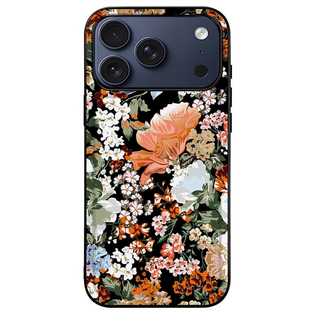 iPhone 18 Pro Max in het Dark Flowers hoesje, donkere bloemen die overgaan in de zwarte rand