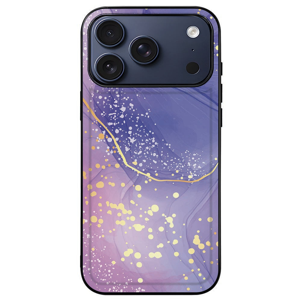 iPhone 18 Pro Max in het Watercolor Paars hoesje met de aquarelprint achterop