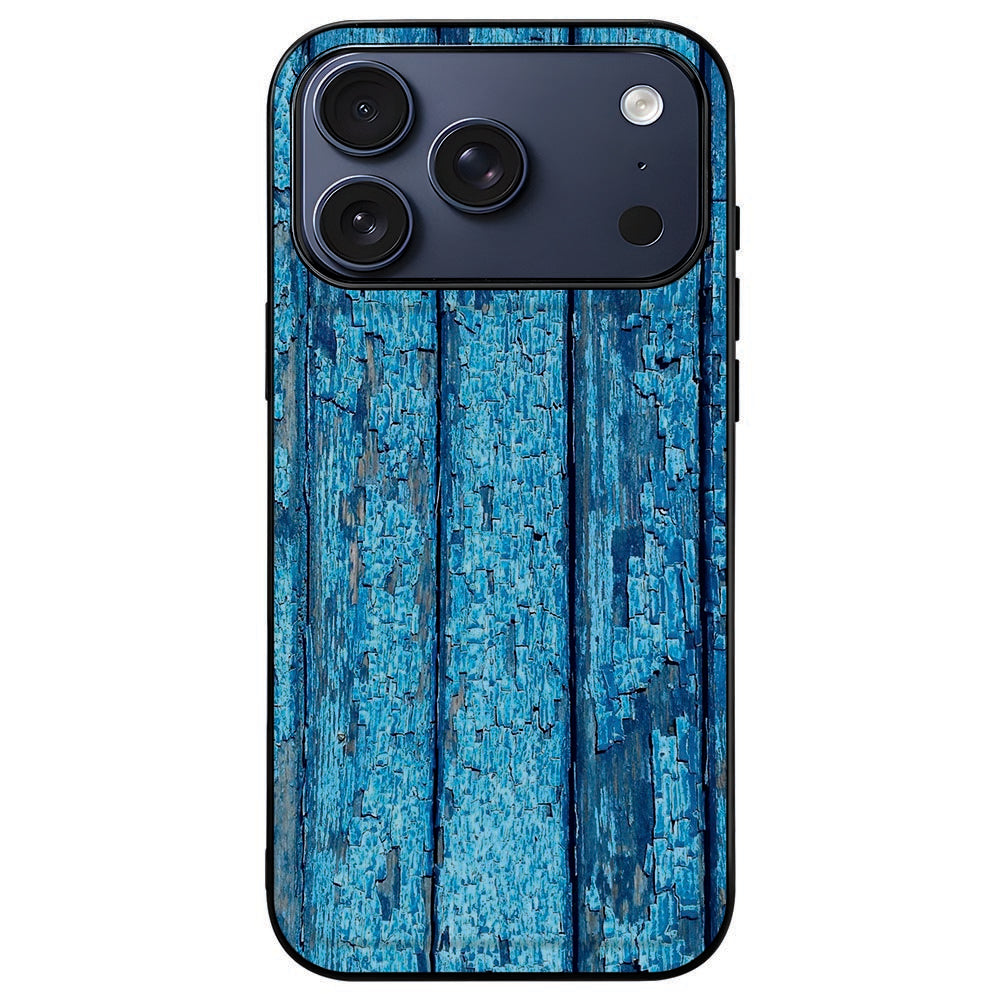 iPhone 18 Pro in het Wood Blue hoesje, houtlook rug en vrij camera-eiland