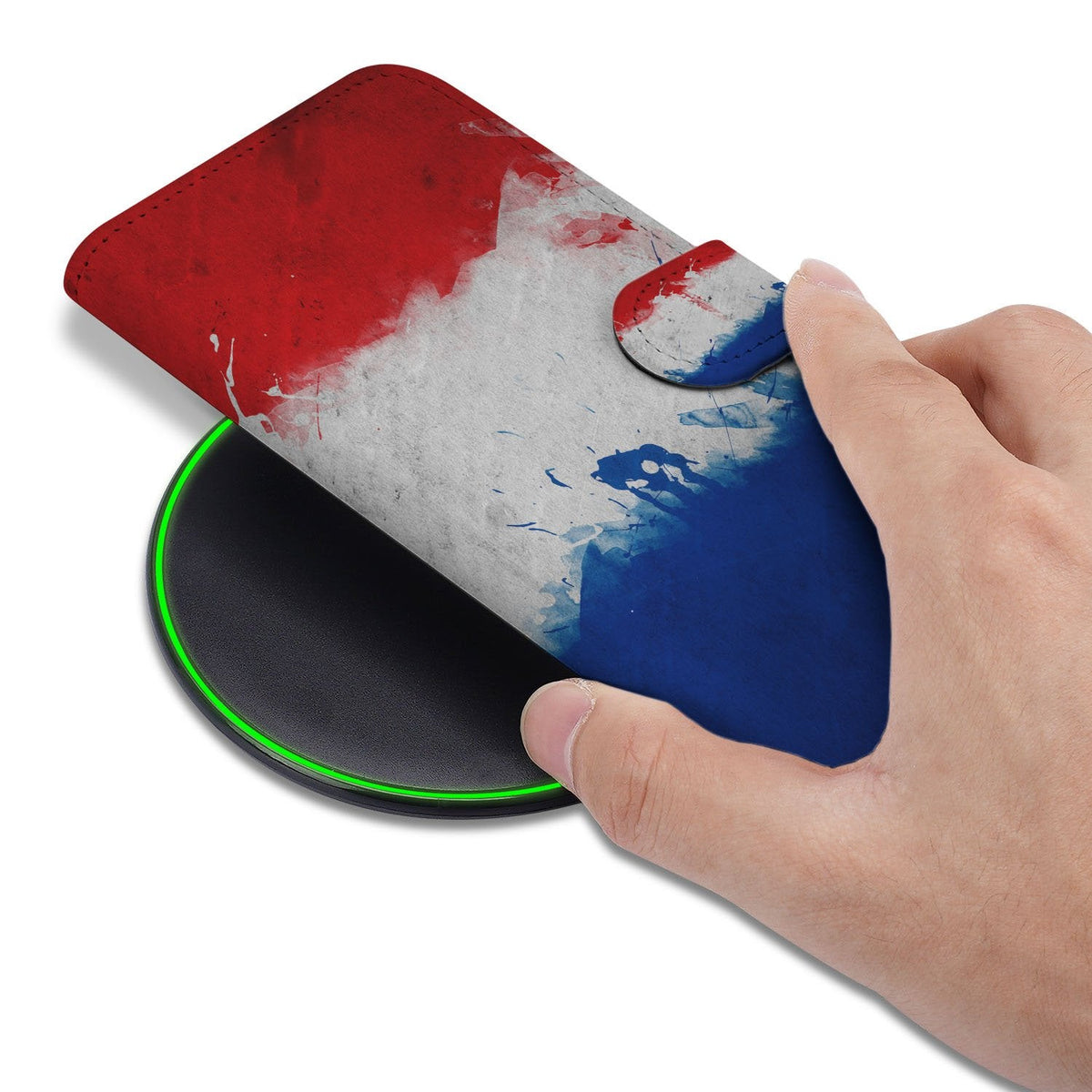 Nederland bookcase om een iPhone 18 Pro in de hand, vlagprint van voorkant tot rug