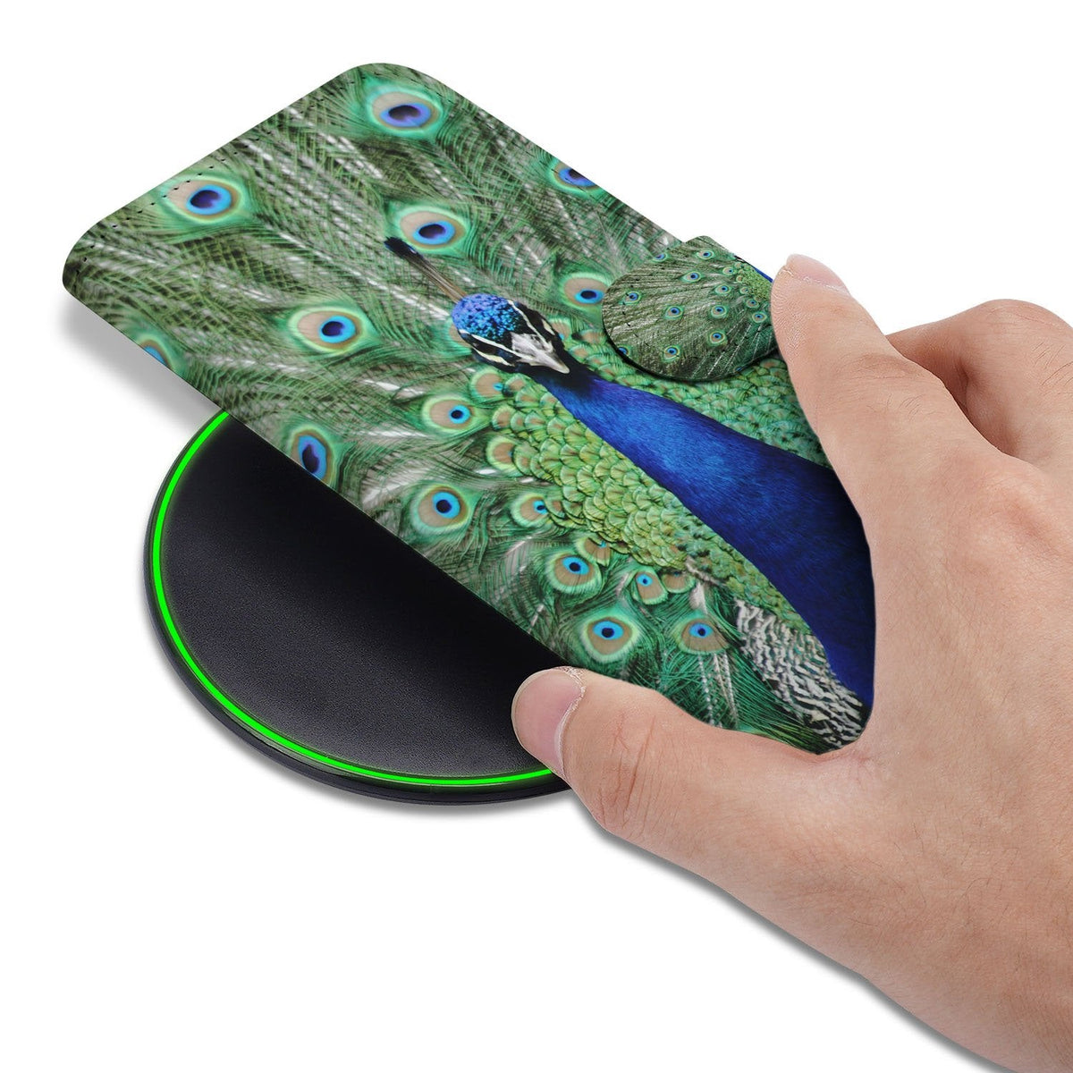Pauw wallet hoesje voor iPhone 18 Pro vastgehouden in de hand