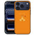 Achterkant van het Baby Beer iPhone 18 Pro Max hoesje met oranje beertje op kunstleer