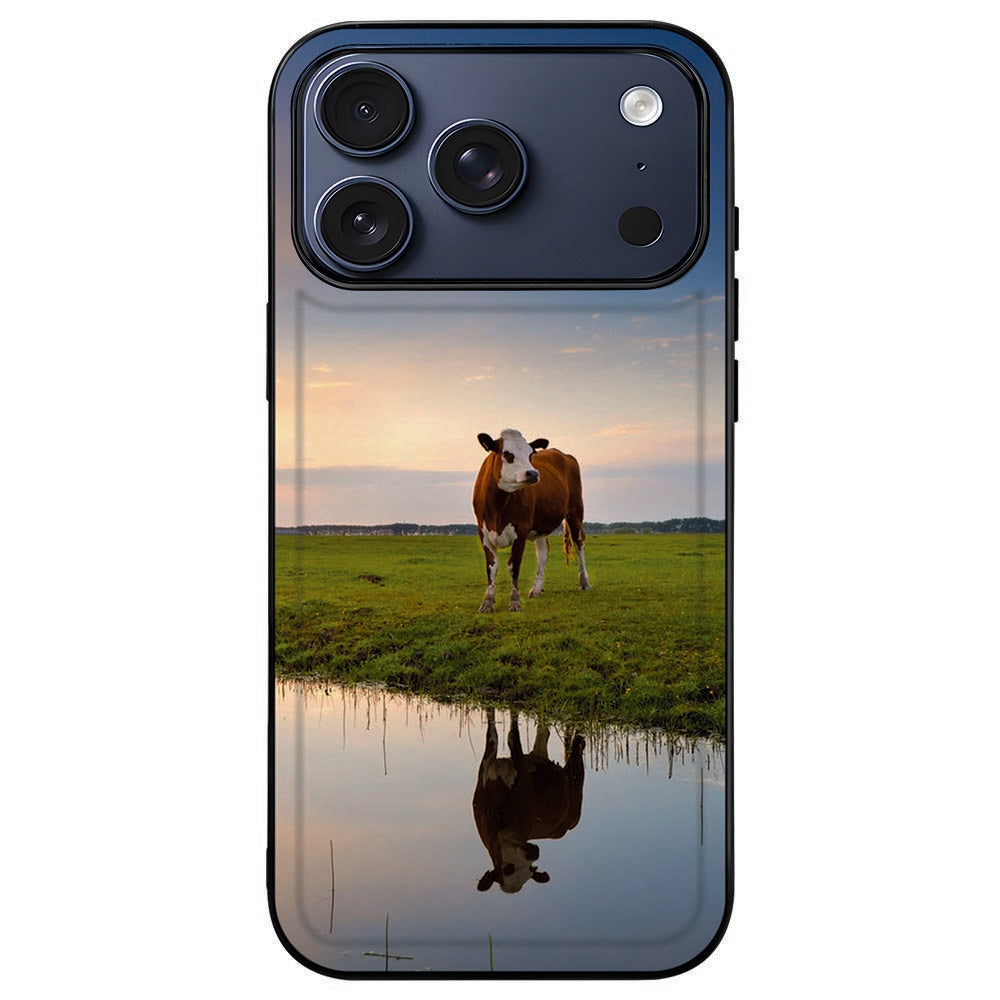 iPhone 18 Pro Max in de Koe backcover, koeienprint in een strak zwart kader
