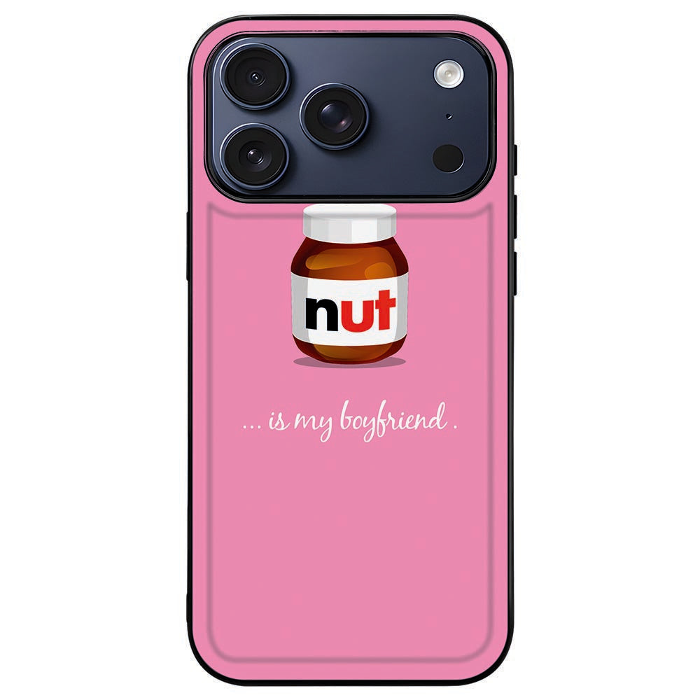 iPhone 18 Pro Max in het roze Nut Boyfriend hoesje, camera-eiland omsloten door de verhoogde rand