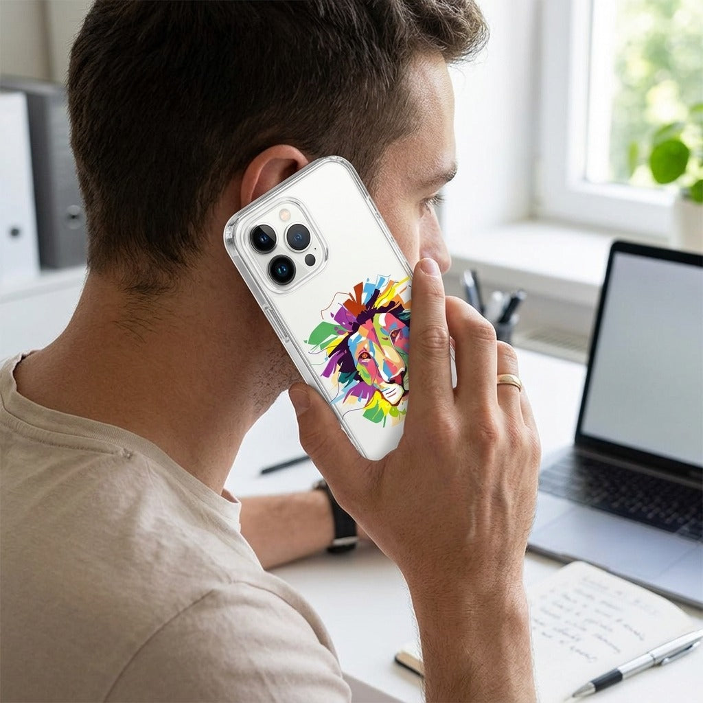 OPPO Reno15 siliconen hoesje Lion Color - lifestyle foto in huiselijke setting