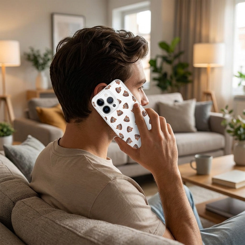 OPPO Reno15 hoesje Poep Emojis - lifestyle foto in huiselijke setting