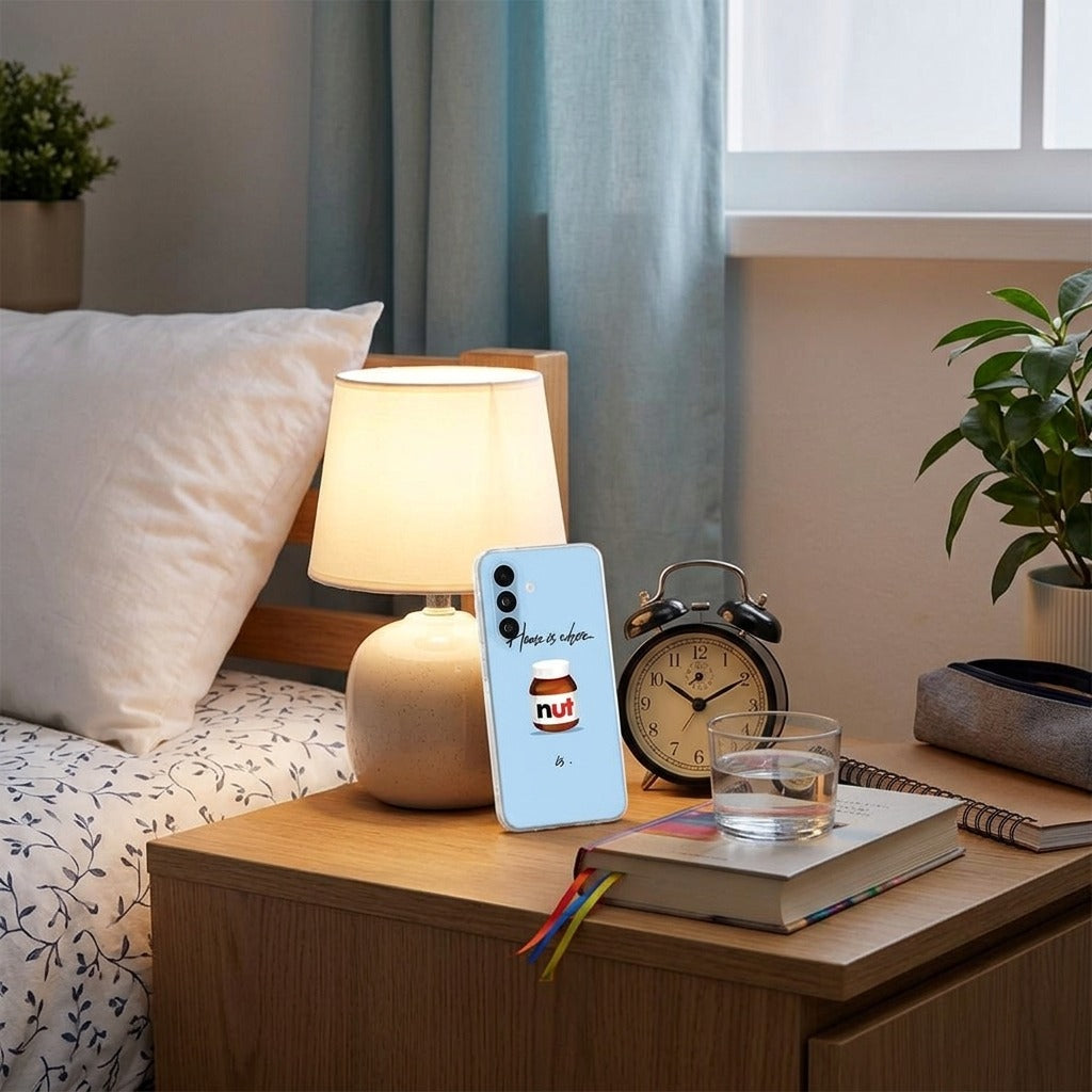 Samsung Galaxy A27 siliconen hoesje Nut Home - lifestyle foto in huiselijke setting
