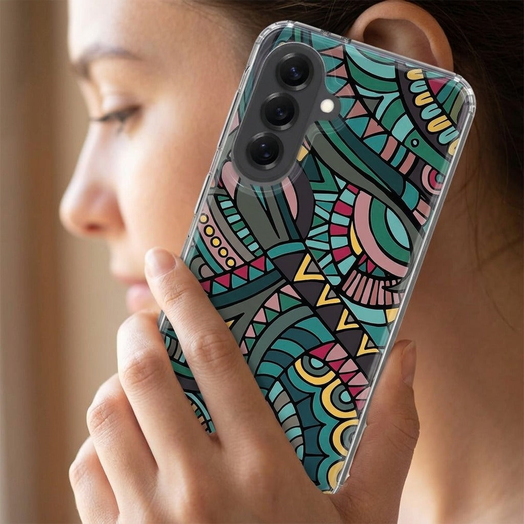 Samsung Galaxy A57 TPU Hoesje Aztec - lifestyle foto in huiselijke setting
